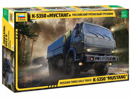 1:35 Orosz háromtengelyes teherautó K-5350 "MUSTANG"